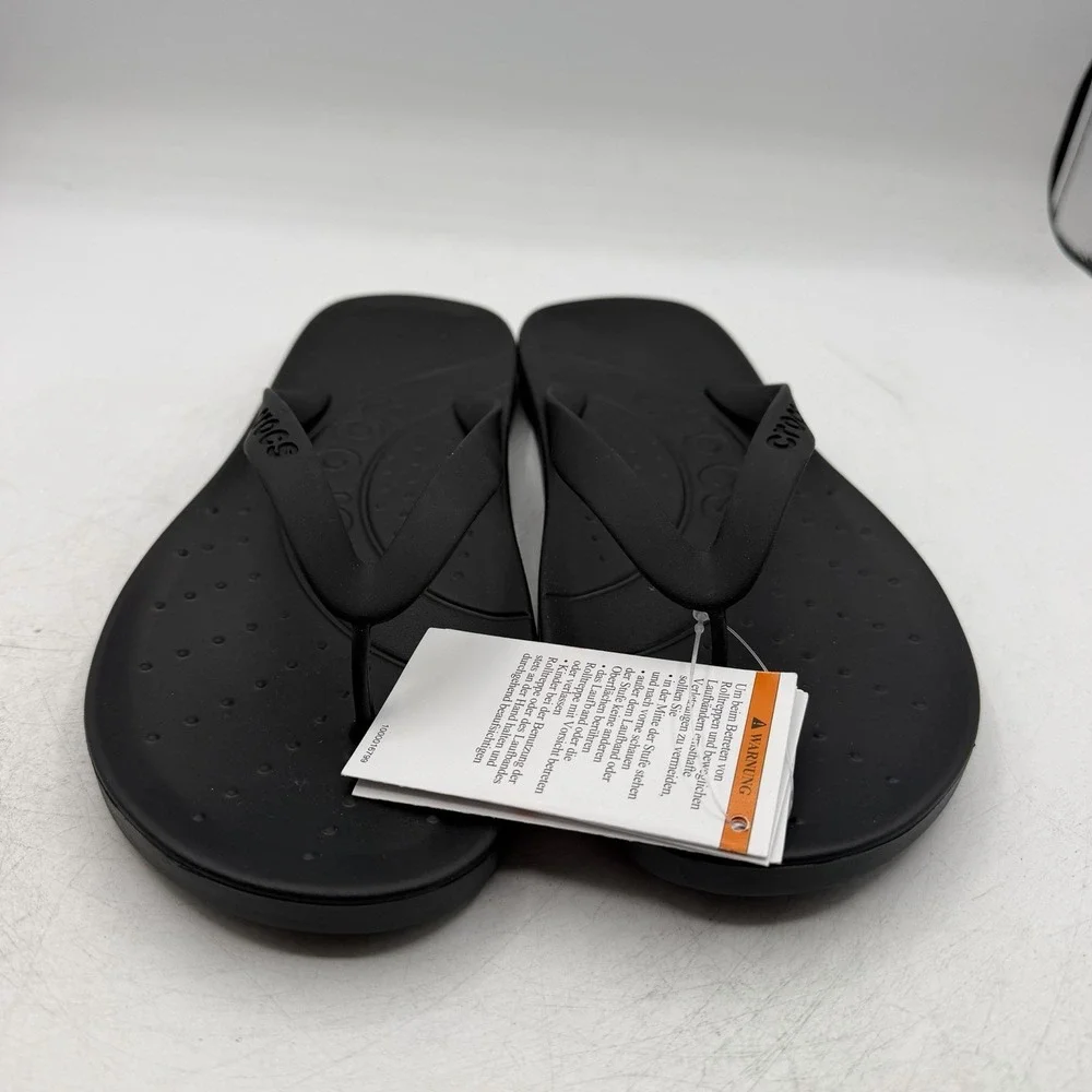 CROCS flip flops
